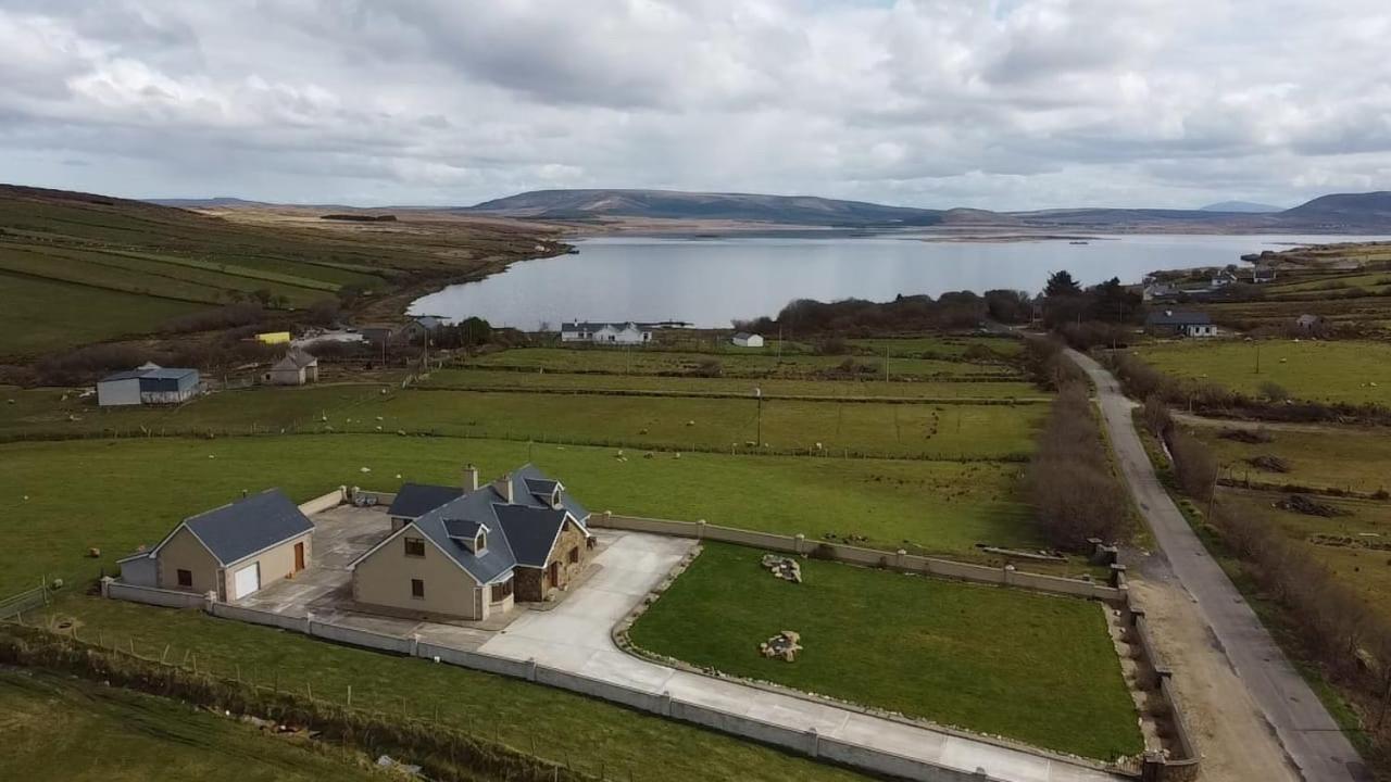Beautiful Home On Lake Carrowmore Belmullet Eksteriør bilde